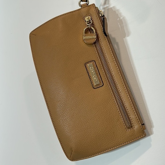 Calvin Klein zip wristlet clutch camel cream leather gold hardware bag - Picture 2 of 8